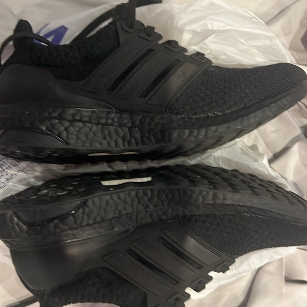 Black adidas size 7 1/2, ultra boost - Picture 9 of 12